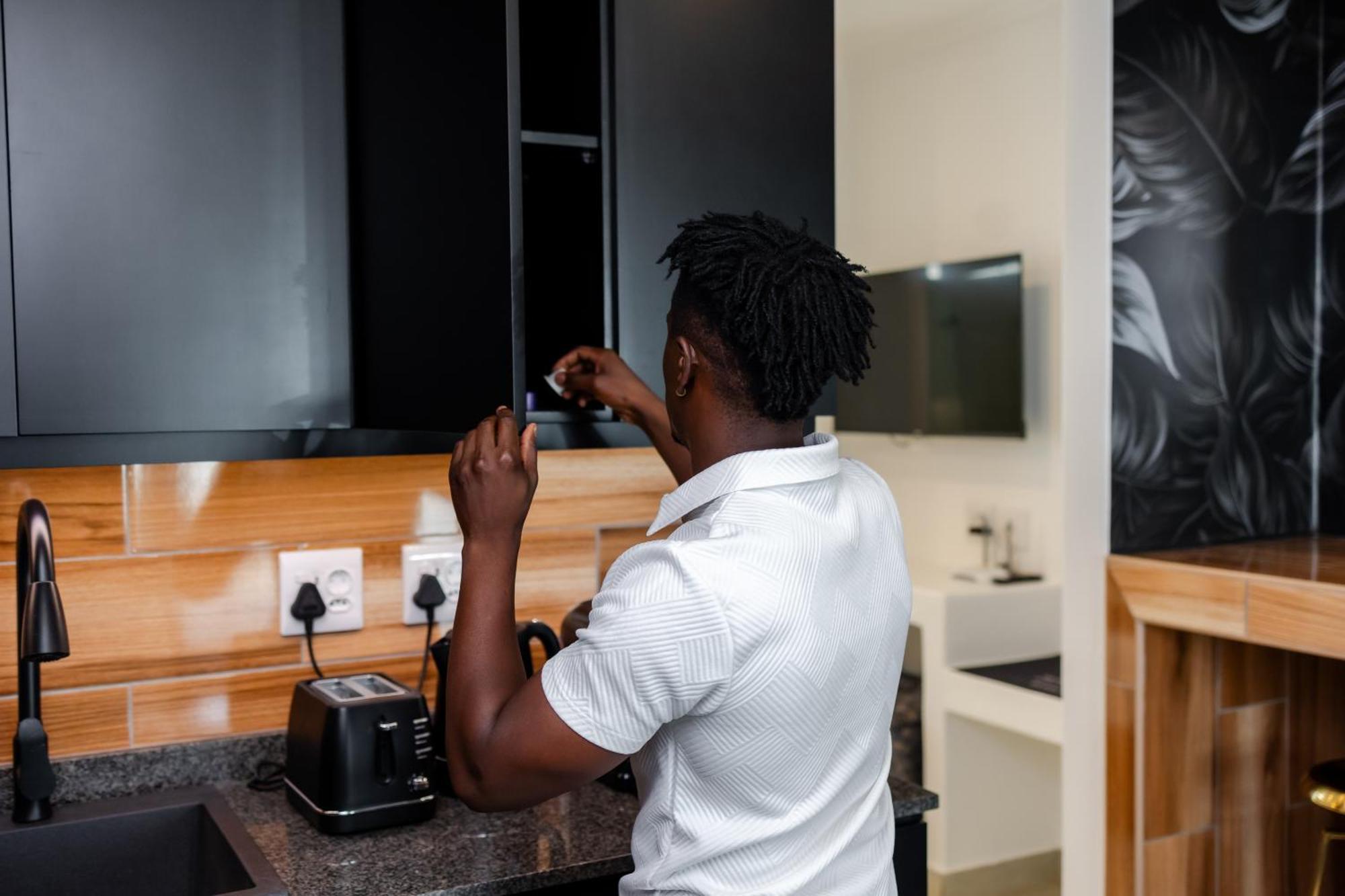 Bedfordview Hotel & Apartments Johannesburg Room photo